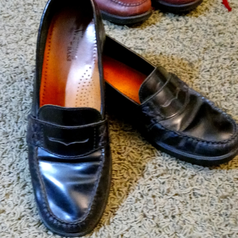 Bass Weejuns loafers, black, size 8.5